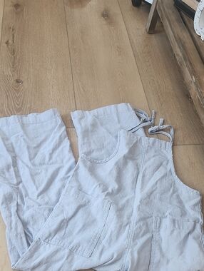 Light Blue Jumper with Front Pockets, Girls Small